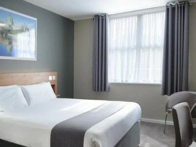 Travelodge 3*