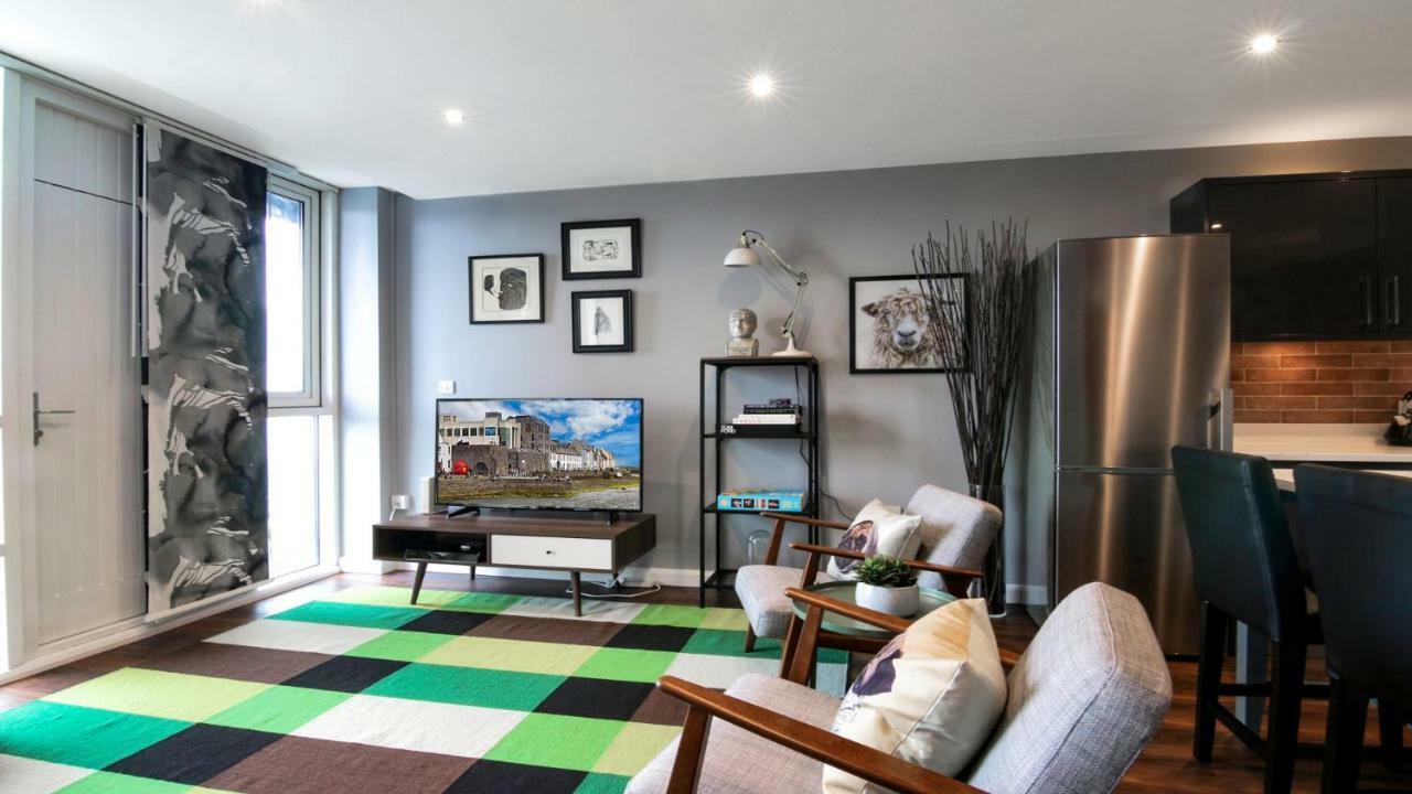 Executive 2 Bedroom Harbour Side