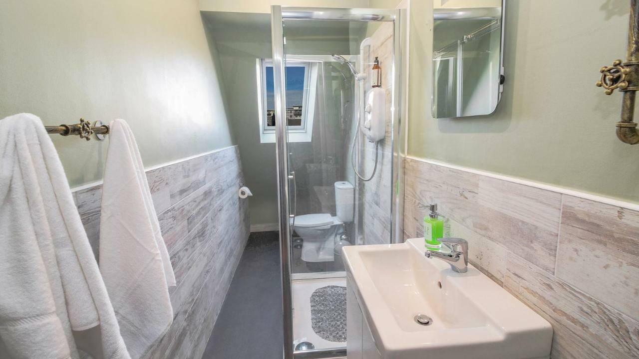 Executive 2 Bedroom Loft Style * Galway