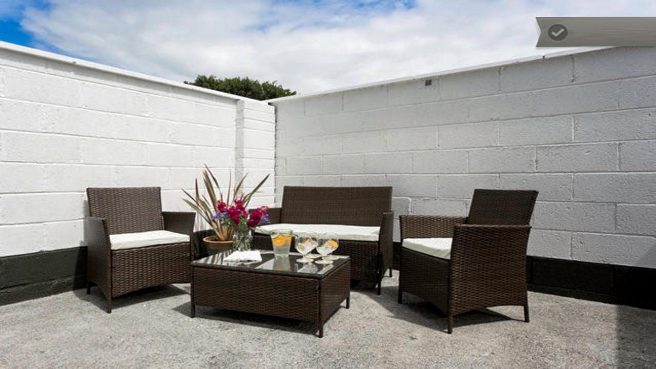 2 Bedroom 1 Bathroom Family Friendly 50 Metres From The Seashore And Beach * Galway