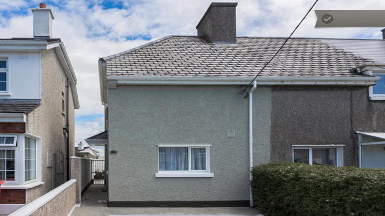2 Bedroom 1 Bathroom Family Friendly 50 Metres From The Seashore And Beach Holiday home