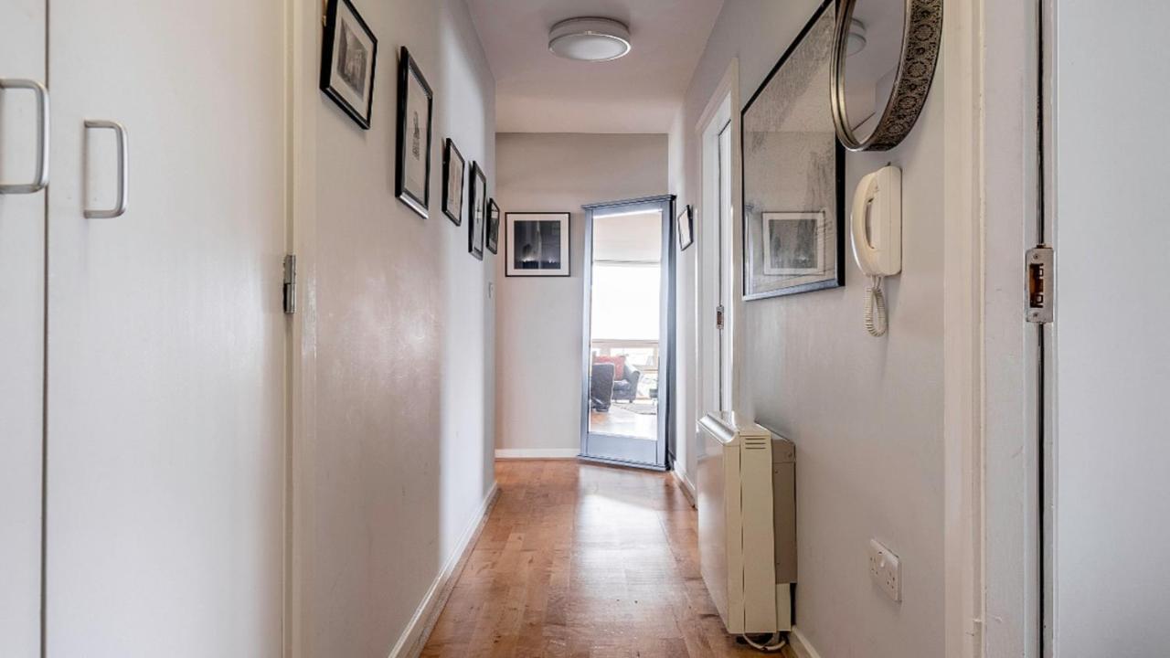 Harbourside Apartment *