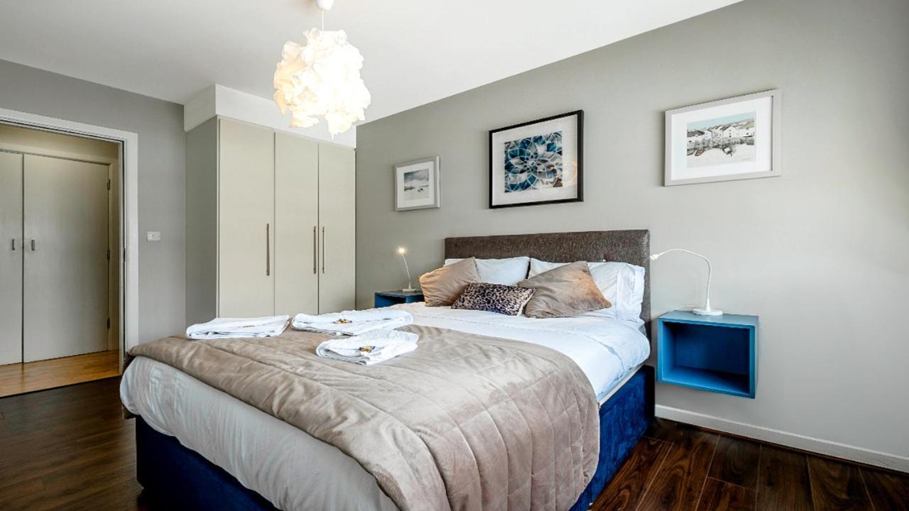 Harbourside Apartment *
