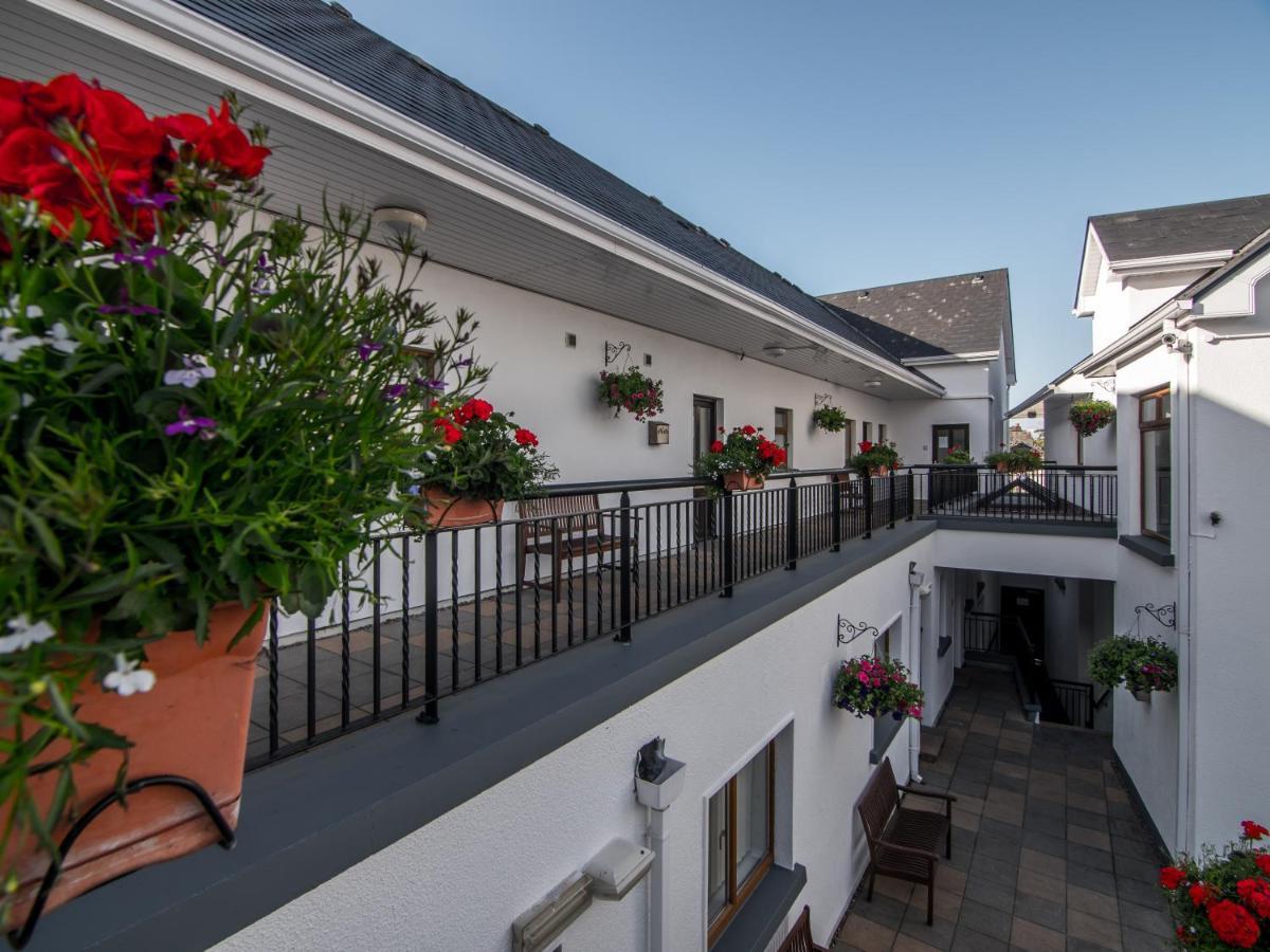 Donegan Court Aparthotel 3*