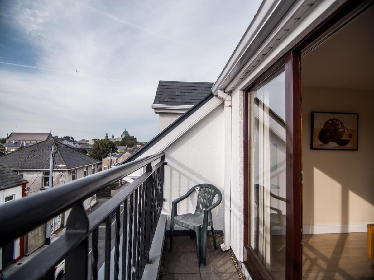 Donegan Court Aparthotel