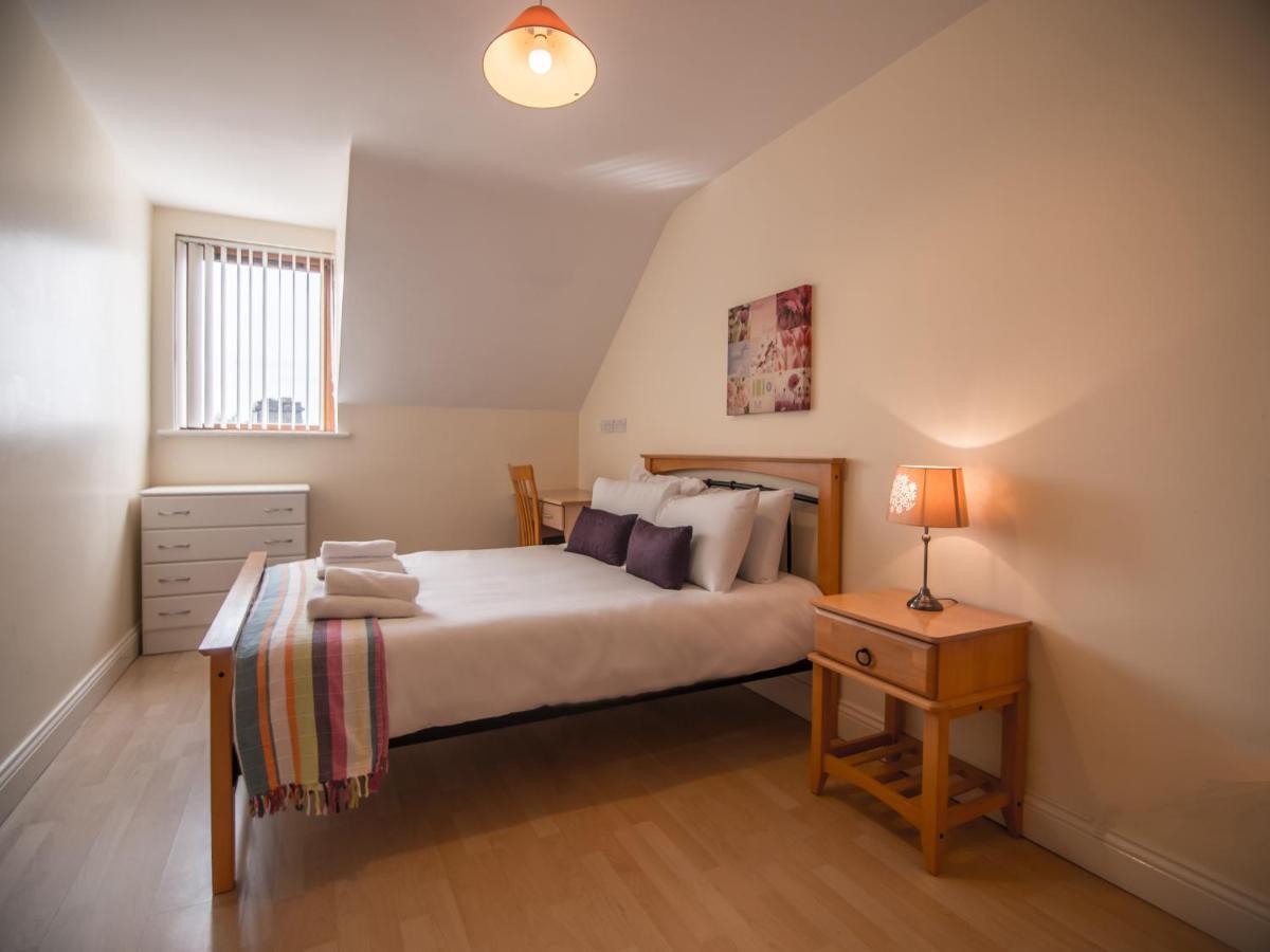 Donegan Court 3*