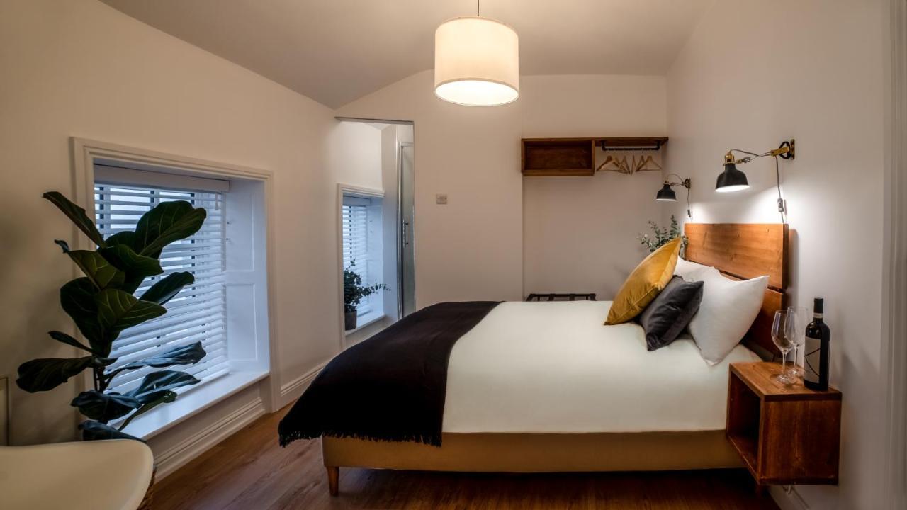 Inn Black Cat Galway