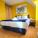 Galway City Dockland Apartment, 2 Bed, 2 Bath With Parking