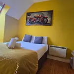 Galway City Dockland Apartment, 2 Bed, 2 Bath With Parking