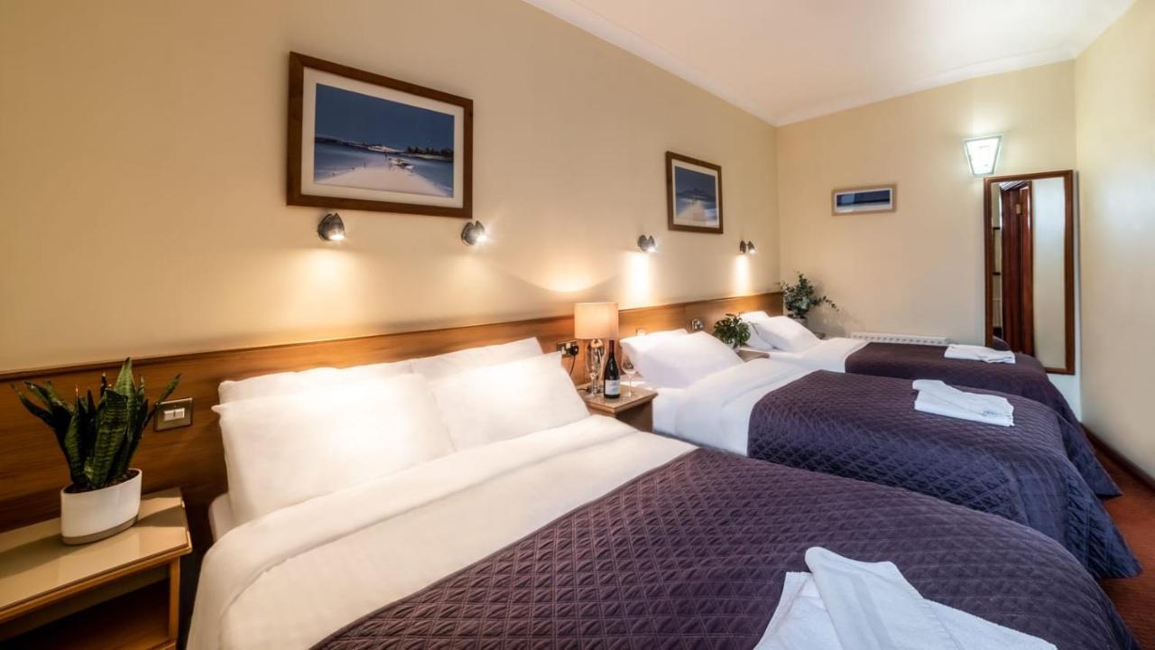 Hotel Holiday
