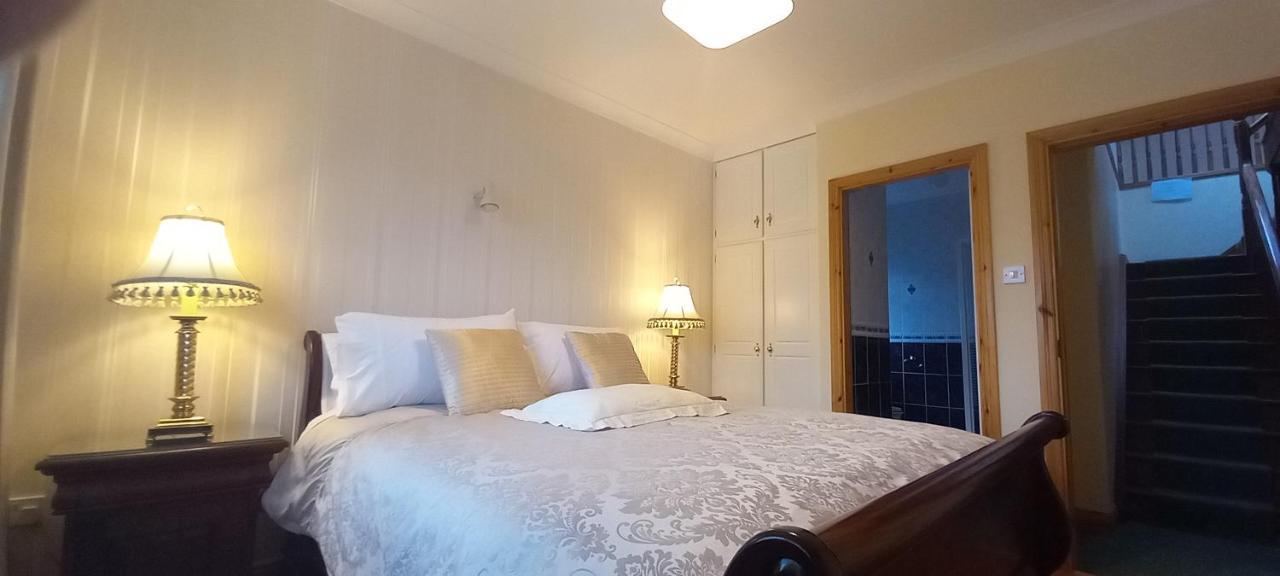 Woodhaven Manor H91rc9d Guest house 4*