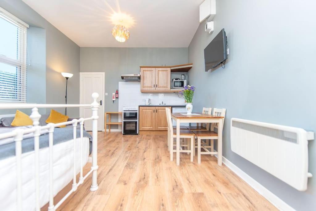 Clonbur House - Village Apartment *