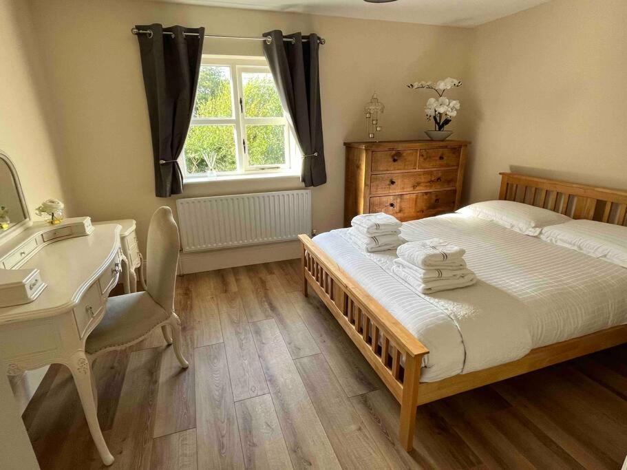Hillcrest Lodge, Private On Lough Corrib, Oughterard Apartment *
