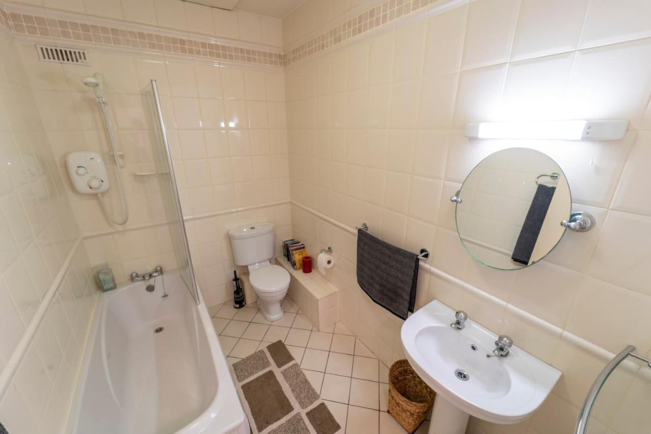 Stylish, Spacious 3 Bedroom Townhouse