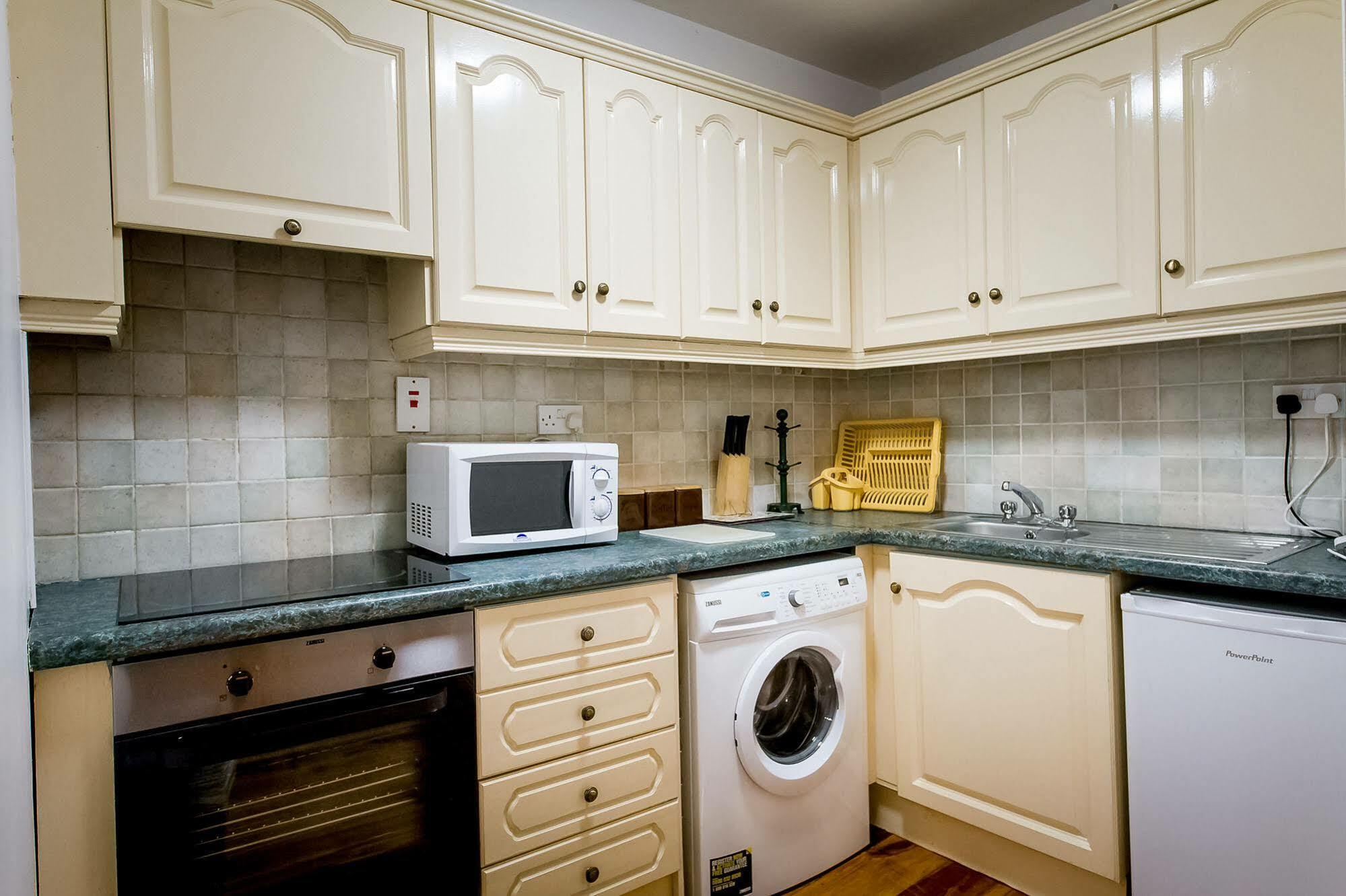 Westend Apartment *